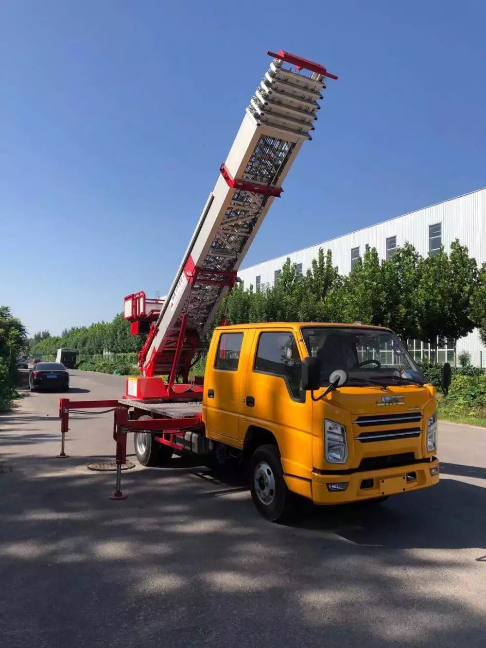 剑阁附近的云梯车出租服务：轻松解决高空作业需求