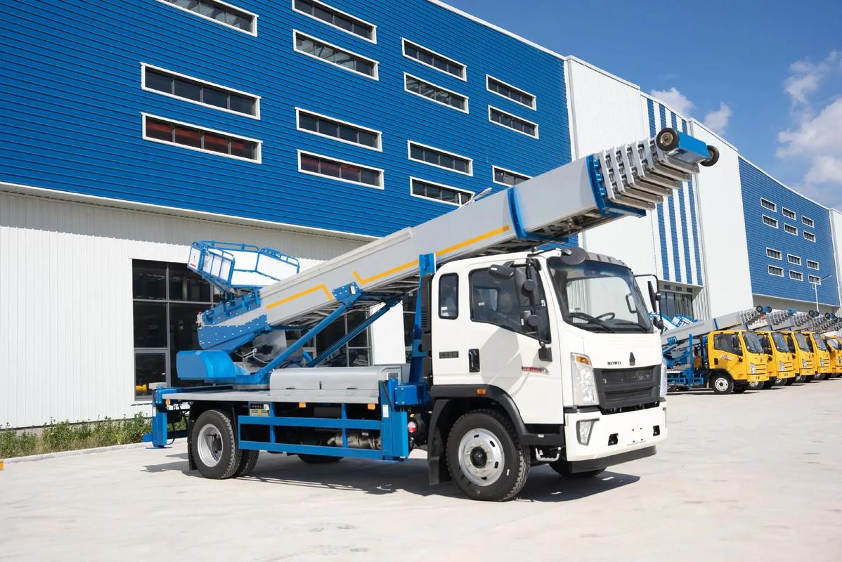 剑阁出租云梯车高空作业车 建筑垃圾搬运